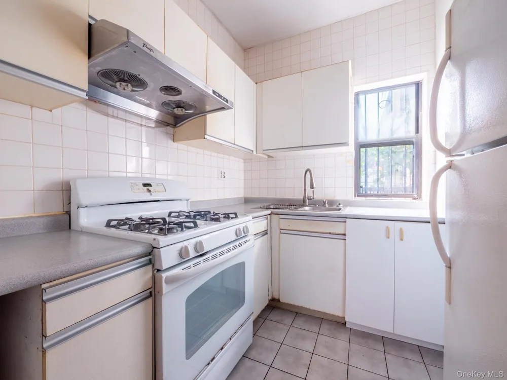 9206 50th Avenue #1A Elmhurst, NY 11373