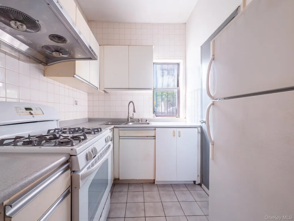 9206 50th Avenue #1A Elmhurst, NY 11373