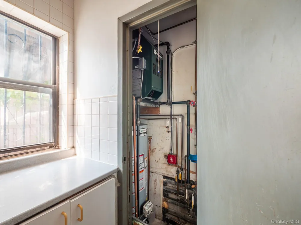 9206 50th Avenue #1A Elmhurst, NY 11373