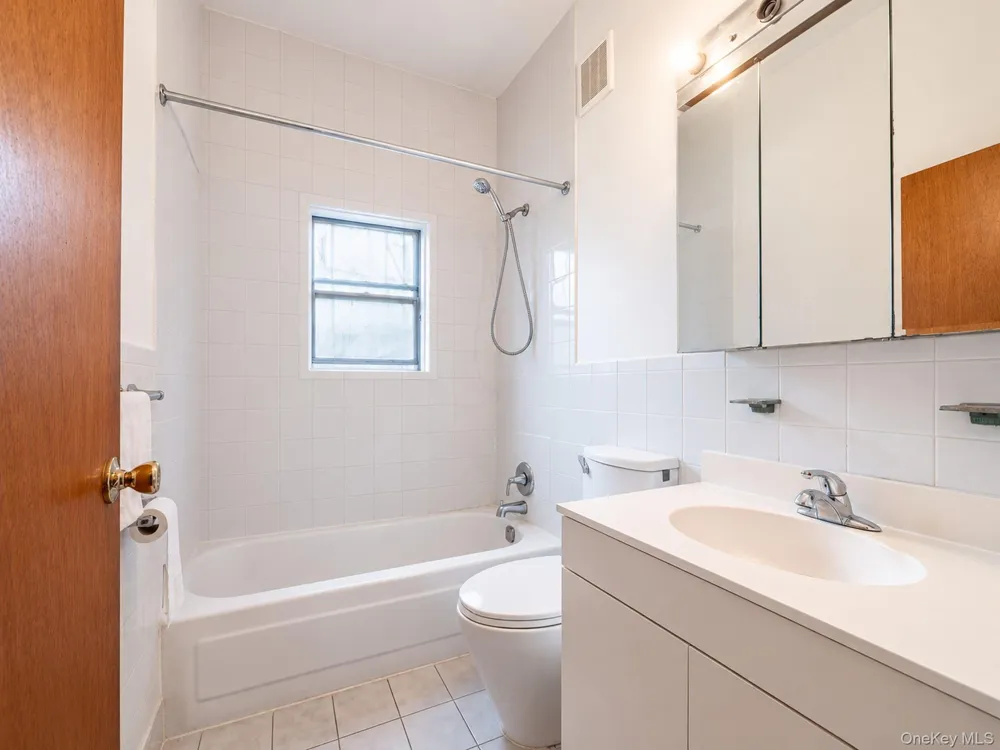 9206 50th Avenue #1A Elmhurst, NY 11373