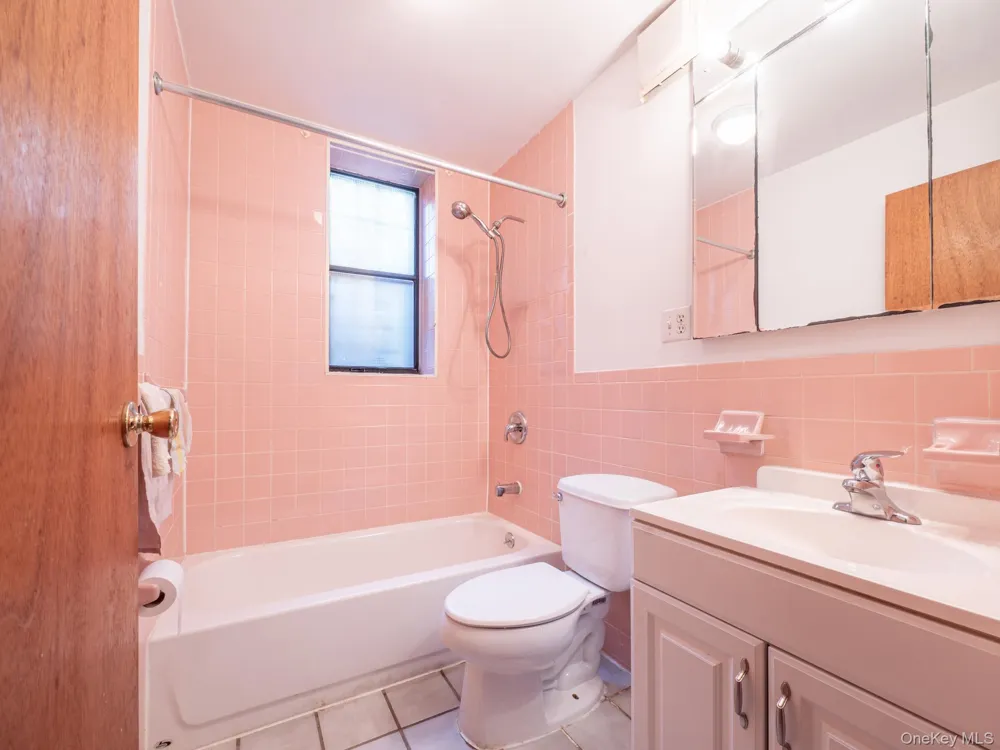 9206 50th Avenue #1A Elmhurst, NY 11373