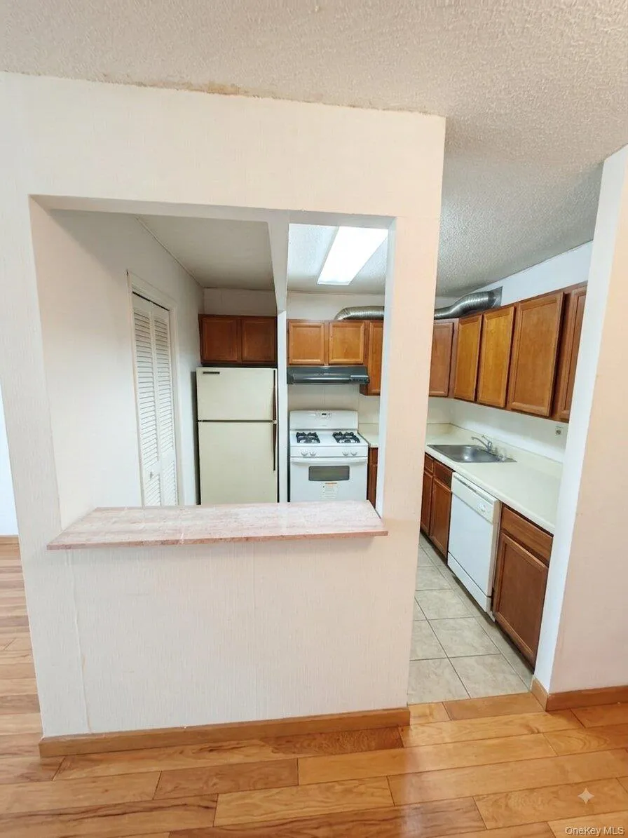 1 Bay Club Drive #18L Bayside, NY 11360