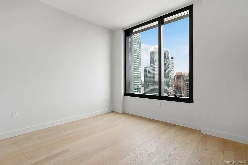 4530 Pearson Street #PH4C Long Island City, NY 11101