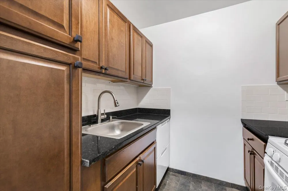 260 Garth Road #1A5 Scarsdale, NY 10583
