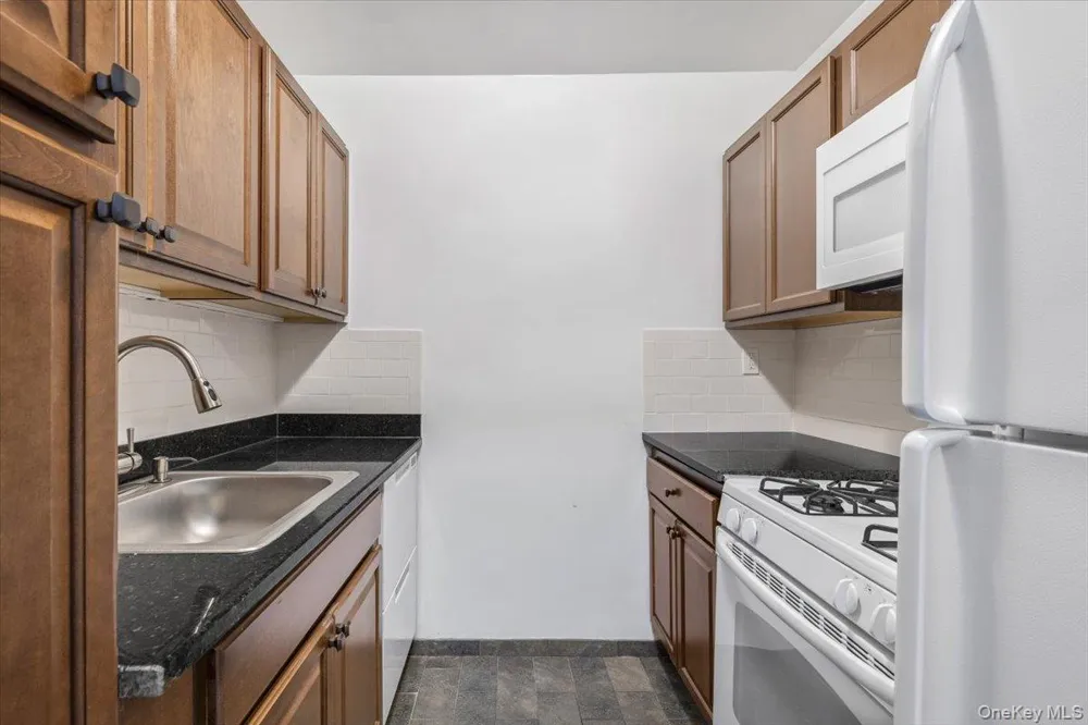 260 Garth Road #1A5 Scarsdale, NY 10583