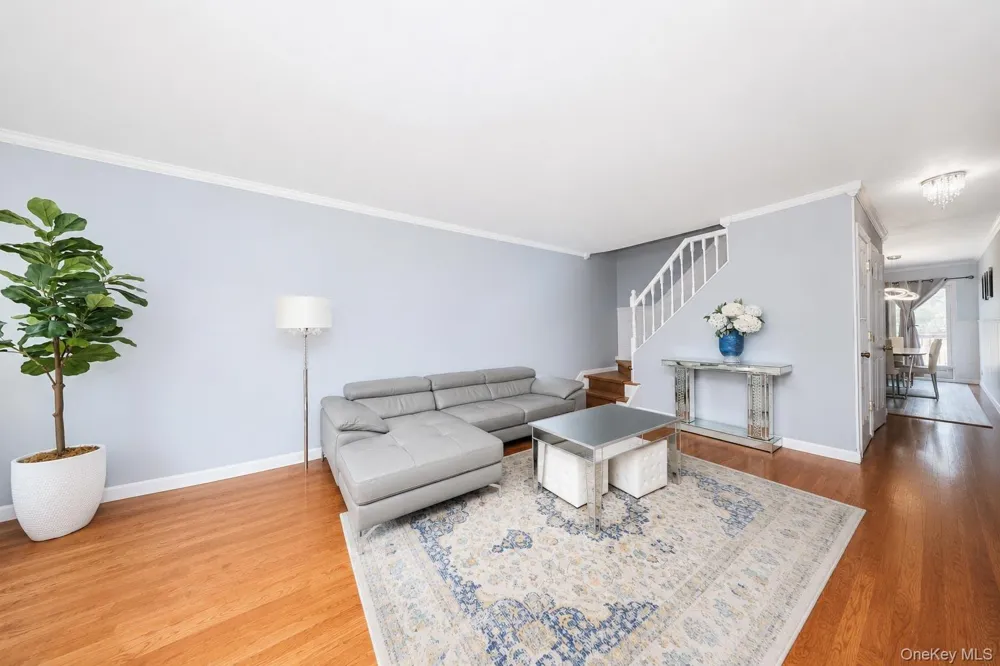 493 Medina Street Staten Island, NY 10306