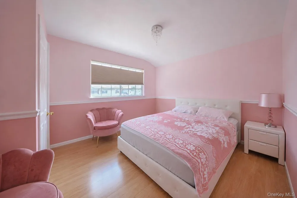 493 Medina Street Staten Island, NY 10306
