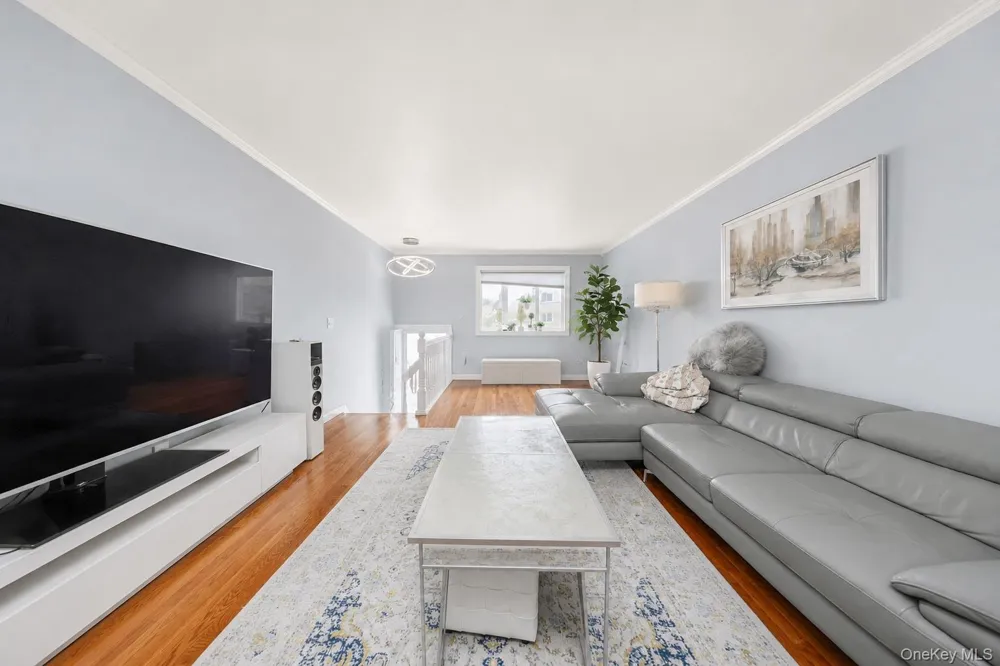 493 Medina Street Staten Island, NY 10306