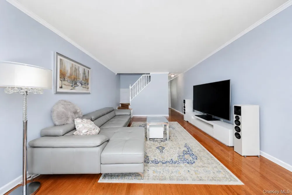 493 Medina Street Staten Island, NY 10306
