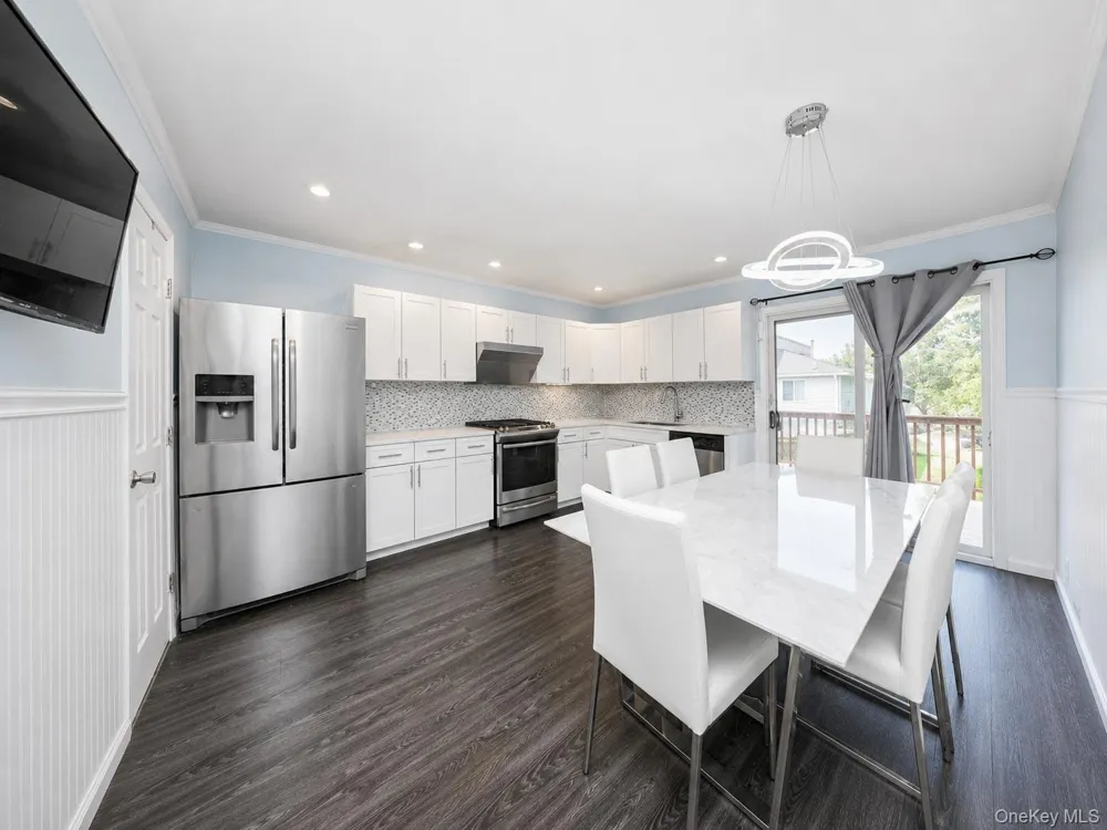 493 Medina Street Staten Island, NY 10306