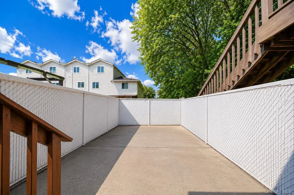 493 Medina Street Staten Island, NY 10306