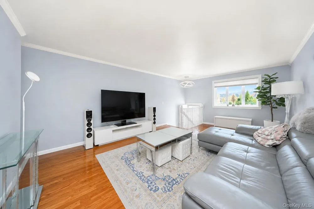 493 Medina Street Staten Island, NY 10306