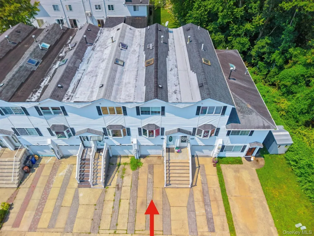 493 Medina Street Staten Island, NY 10306