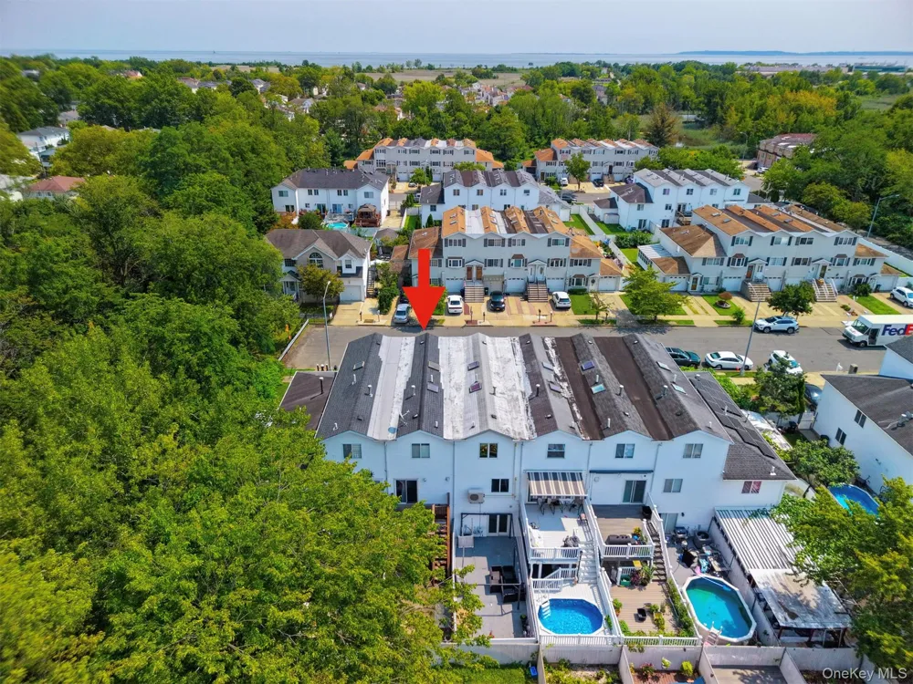 493 Medina Street Staten Island, NY 10306