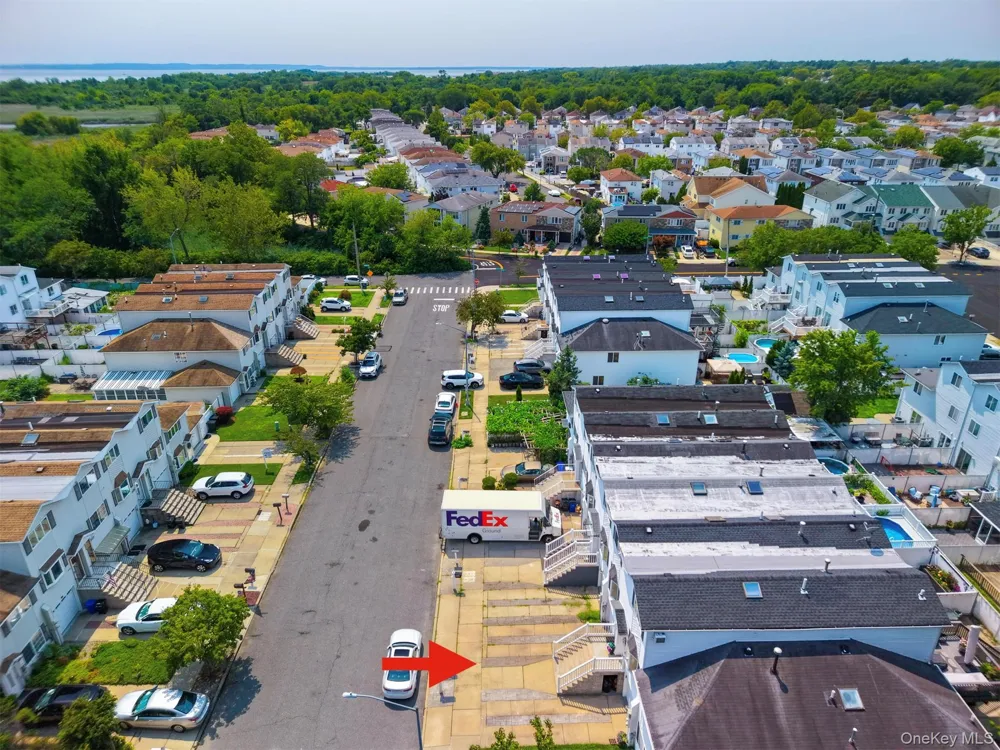 493 Medina Street Staten Island, NY 10306