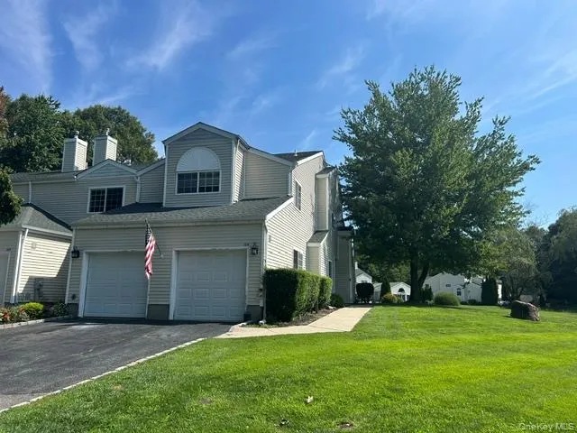 104 Owls Nest Court Manorville, NY 11949