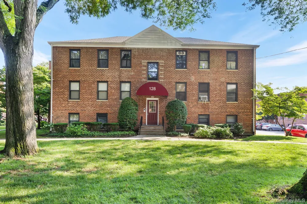 128 Richbell Road #B4 Mamaroneck, NY 10538