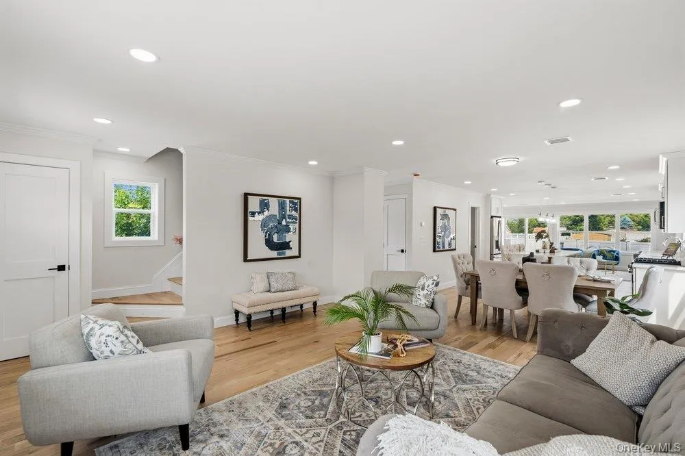 710 Franklin Avenue Massapequa, NY 11758