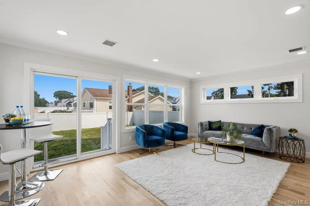 710 Franklin Avenue Massapequa, NY 11758