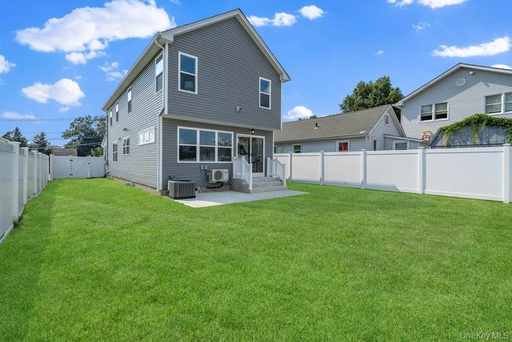 710 Franklin Avenue Massapequa, NY 11758