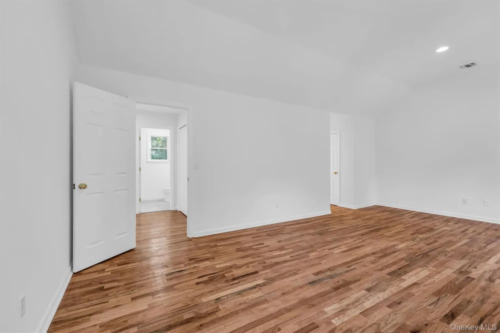 1871 Edwards Avenue Baiting Hollow, NY 11933