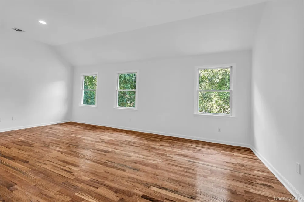 1871 Edwards Avenue Baiting Hollow, NY 11933