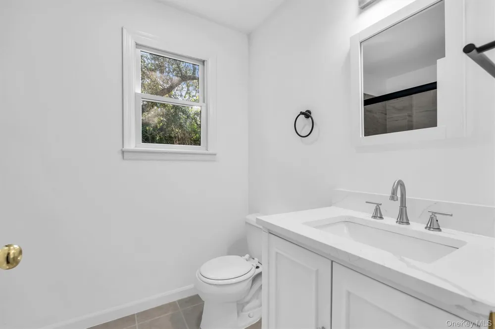 1871 Edwards Avenue Baiting Hollow, NY 11933