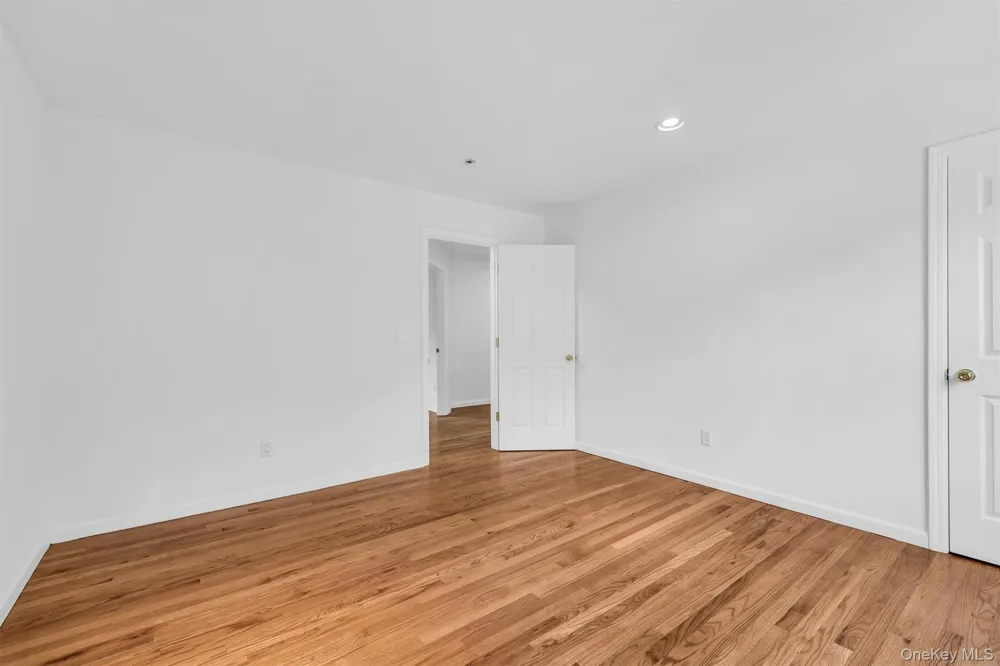 1871 Edwards Avenue Baiting Hollow, NY 11933