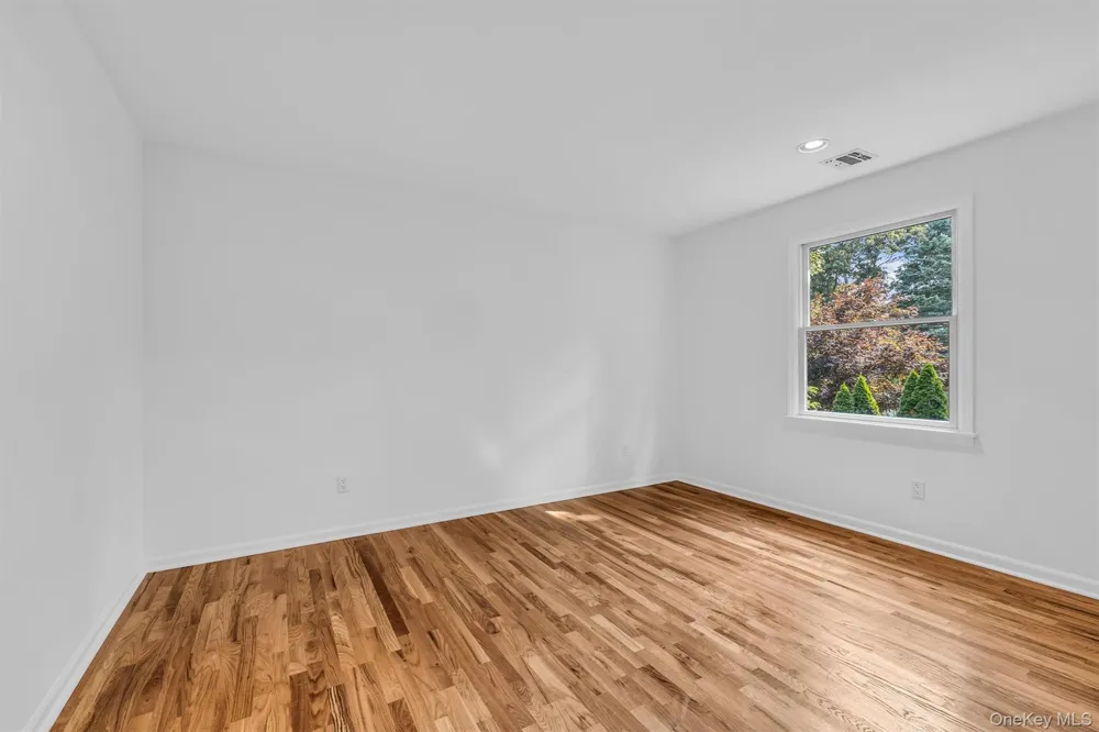 1871 Edwards Avenue Baiting Hollow, NY 11933