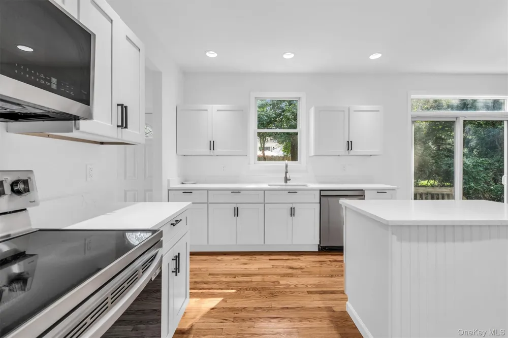 1871 Edwards Avenue Baiting Hollow, NY 11933