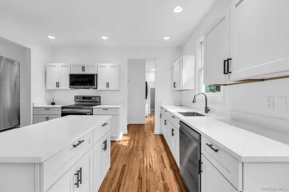 1871 Edwards Avenue Baiting Hollow, NY 11933