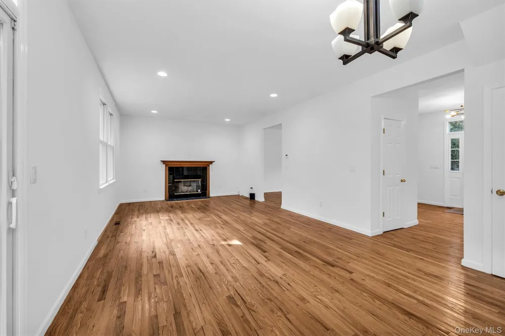 1871 Edwards Avenue Baiting Hollow, NY 11933