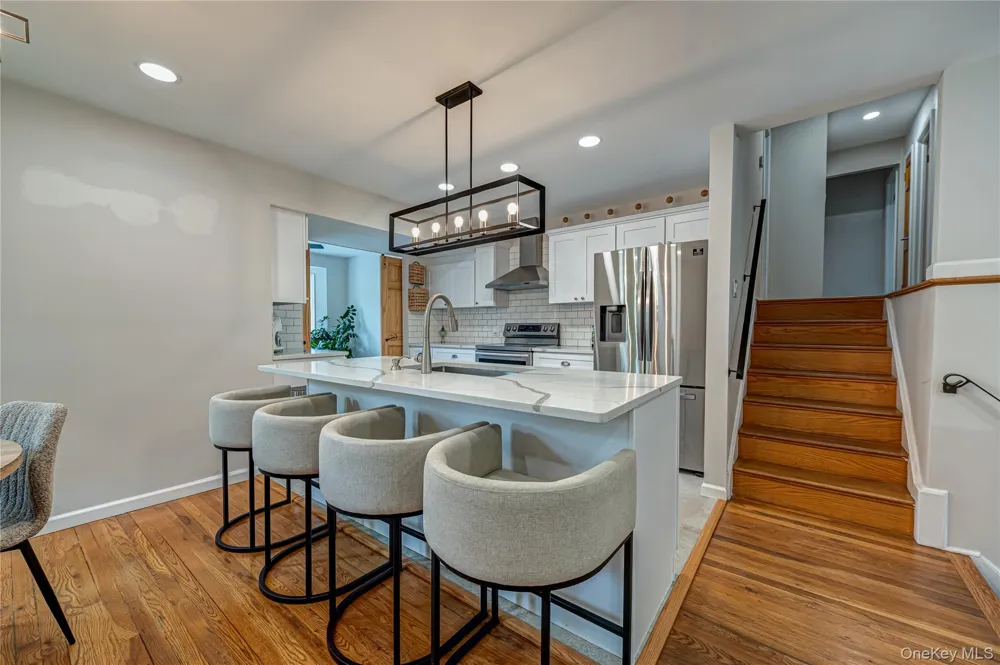 9 Carole Lane East Islip, NY 11730