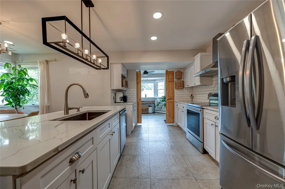 9 Carole Lane East Islip, NY 11730