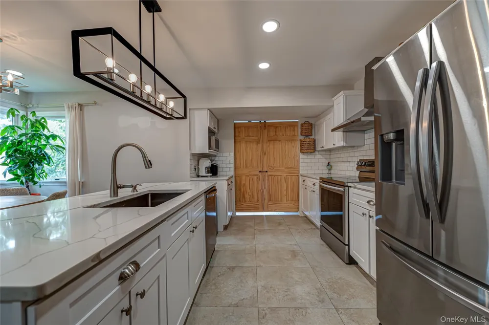 9 Carole Lane East Islip, NY 11730