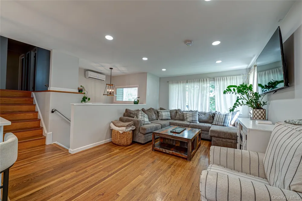 9 Carole Lane East Islip, NY 11730