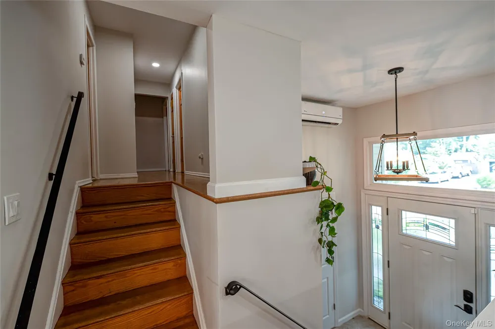 9 Carole Lane East Islip, NY 11730