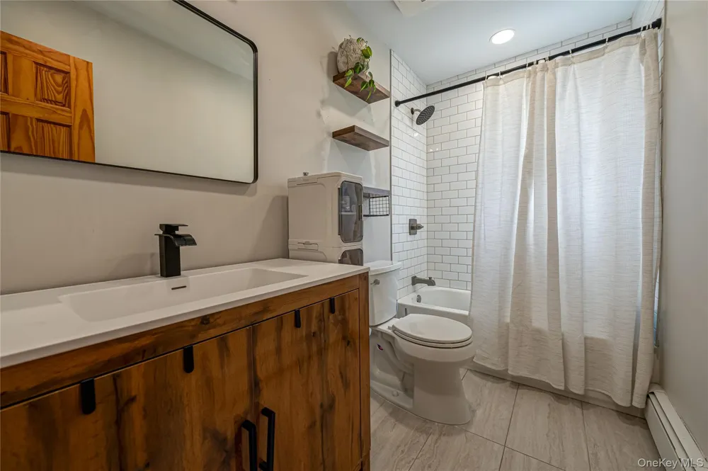 9 Carole Lane East Islip, NY 11730