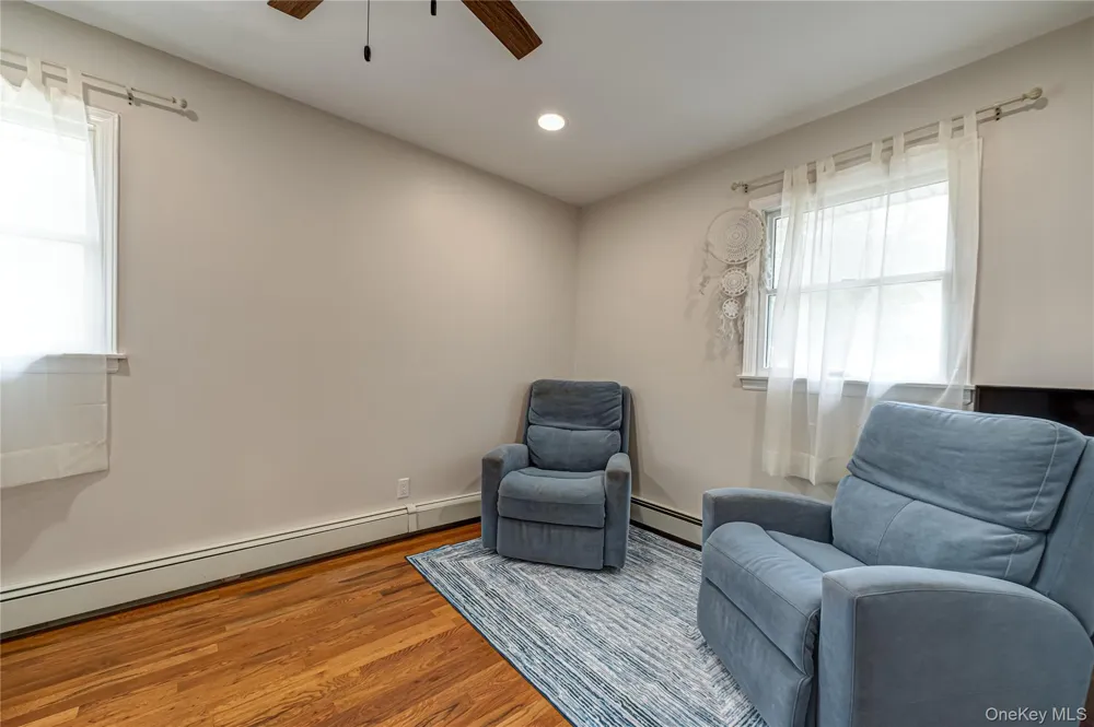 9 Carole Lane East Islip, NY 11730