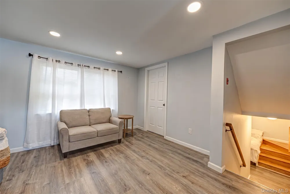 9 Carole Lane East Islip, NY 11730