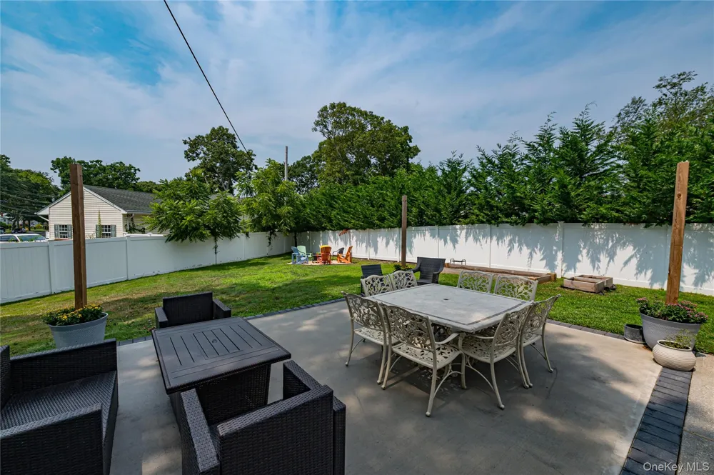 9 Carole Lane East Islip, NY 11730