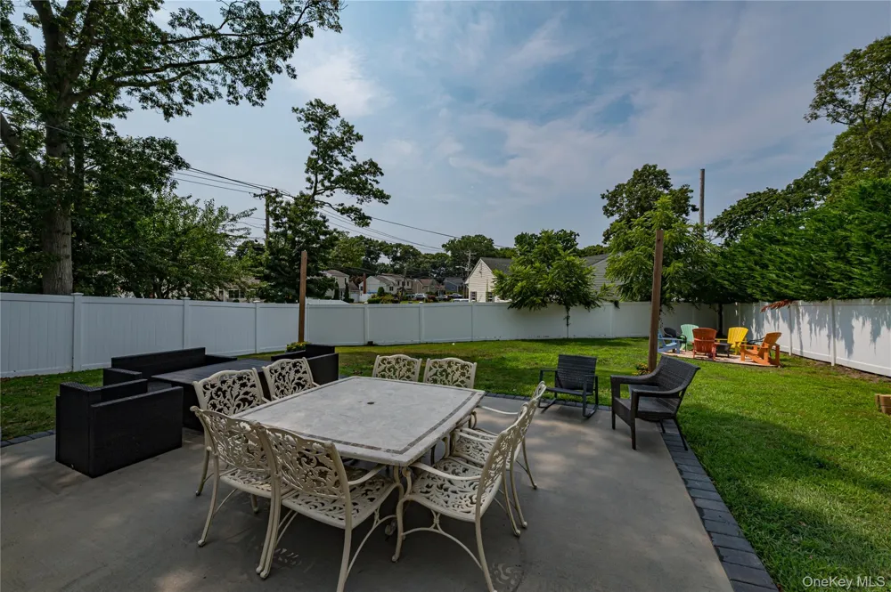 9 Carole Lane East Islip, NY 11730