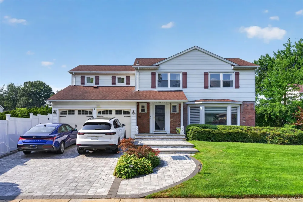 2 Foxhurst Court Manhasset Hills, NY 11040