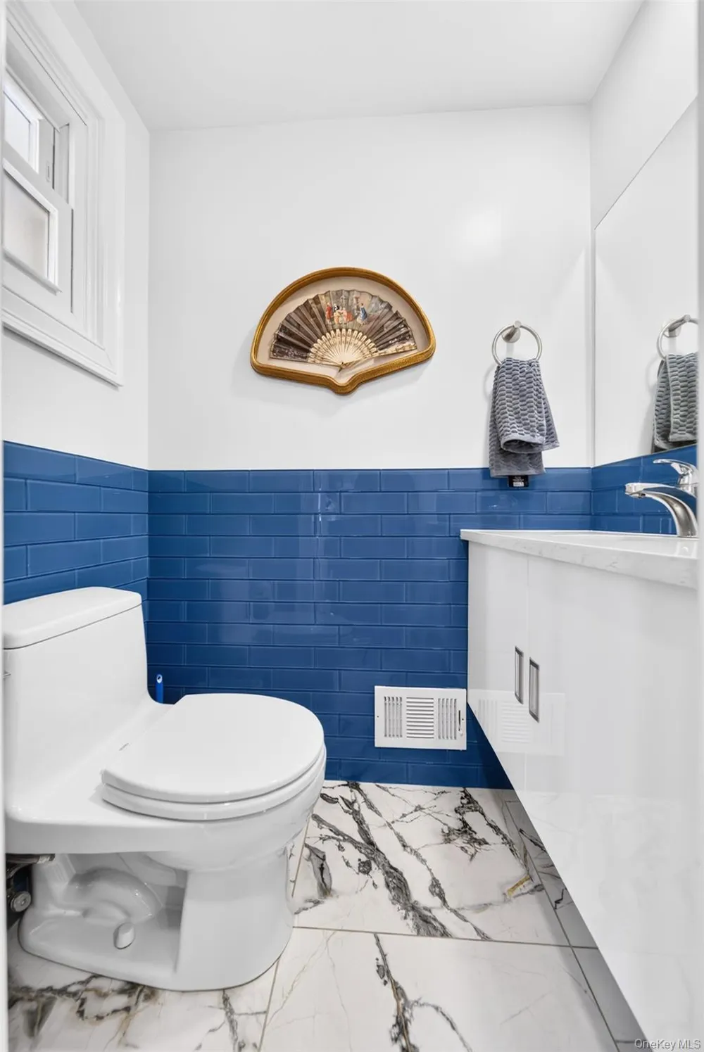 2 Foxhurst Court Manhasset Hills, NY 11040
