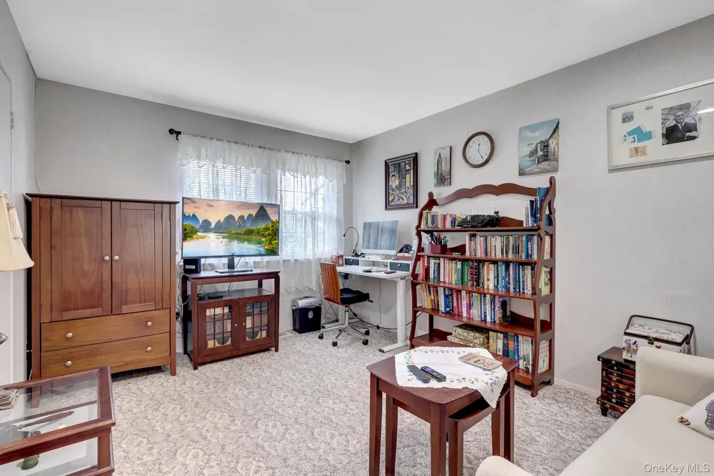 11 Clubhouse Court Woodbury, NY 11797