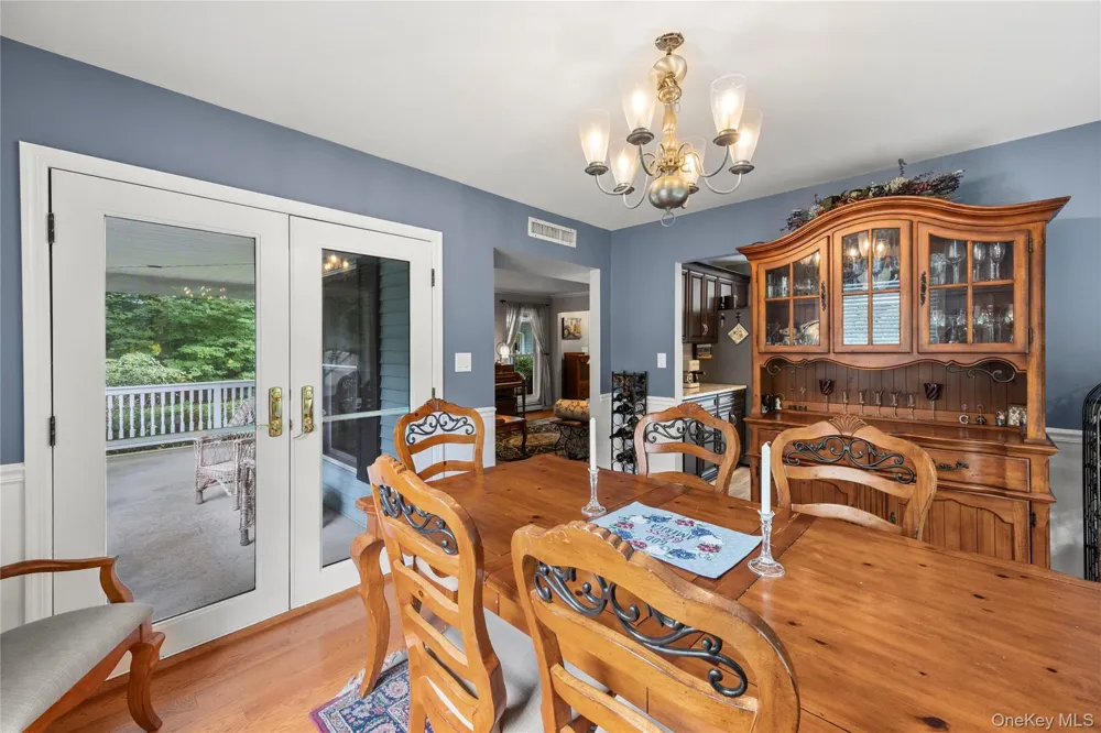 116 Head Of The Neck Road Manorville, NY 11949
