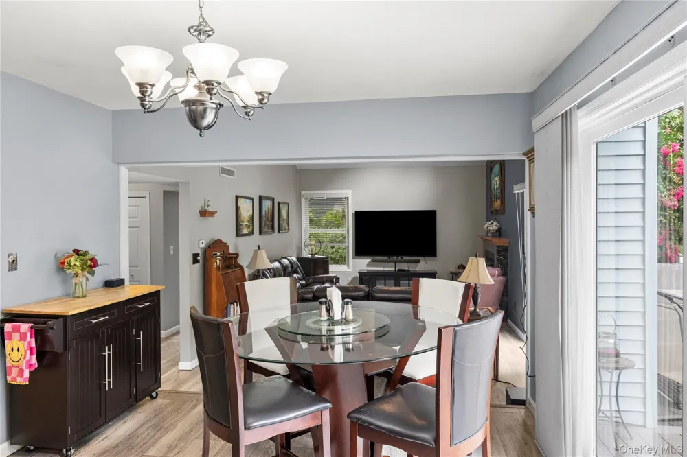 116 Head Of The Neck Road Manorville, NY 11949
