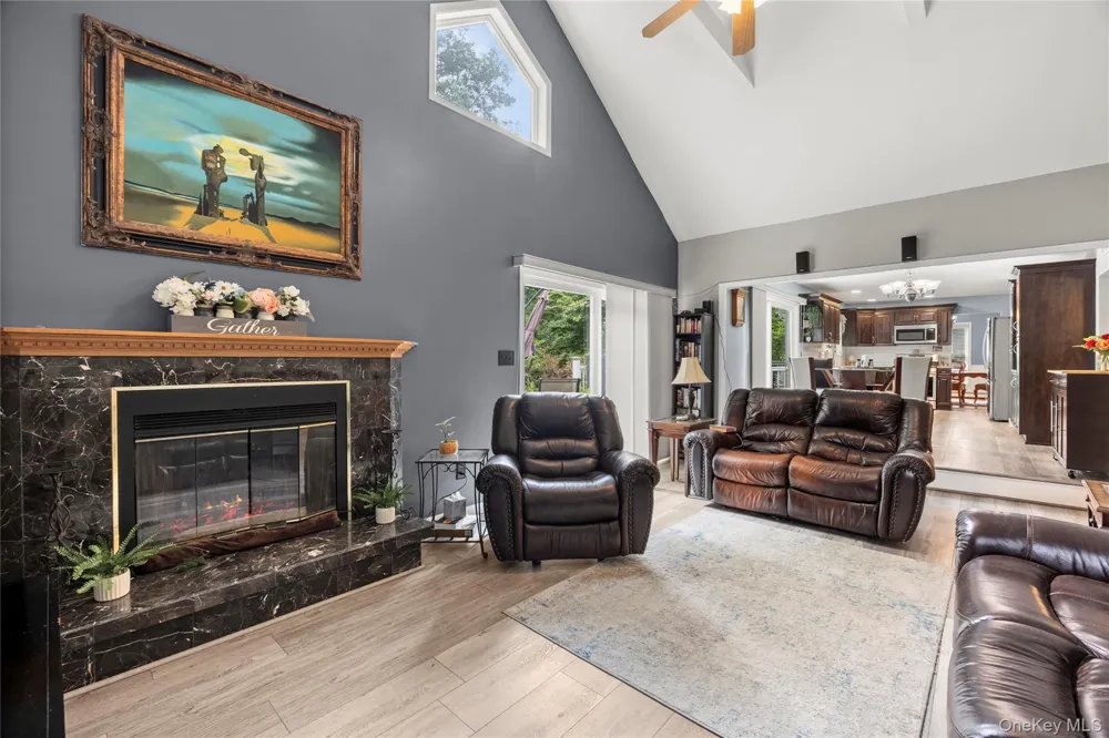 116 Head Of The Neck Road Manorville, NY 11949