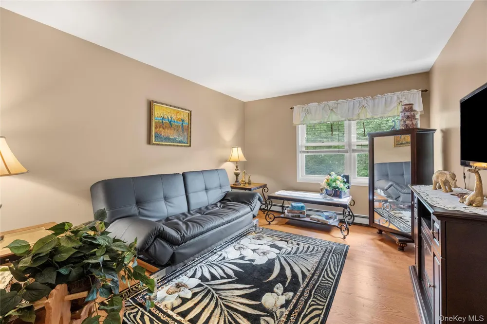 116 Head Of The Neck Road Manorville, NY 11949