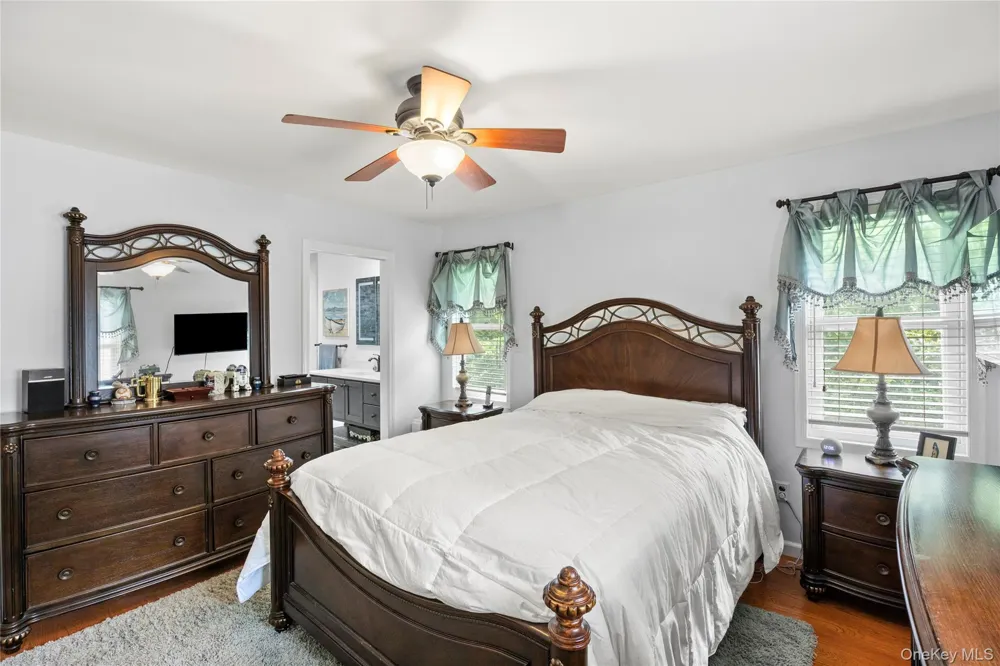 116 Head Of The Neck Road Manorville, NY 11949